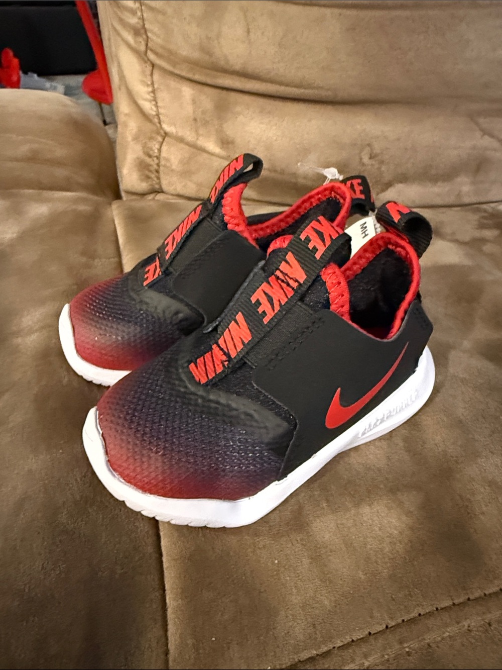 Nike Kids Black & Red Slip-On Sneakers